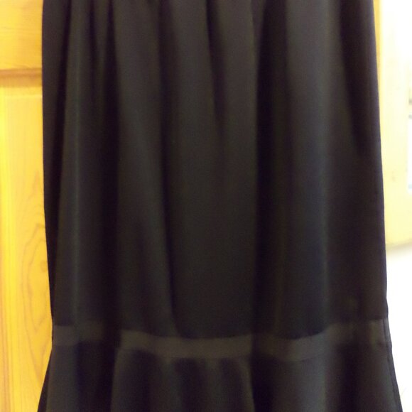 MISOOK  ~ Black with Ribbon Accents at Tulip Hemline ~ Petite XL - Picture 12 of 12